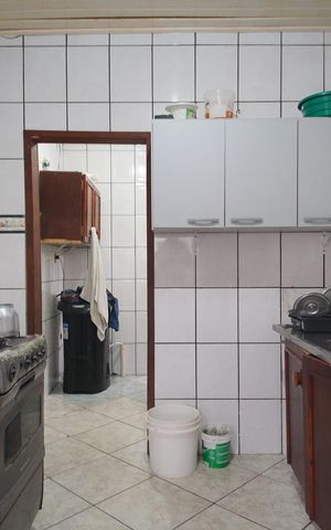 Casa à venda com 180m², 2 quartos e 8 vagascozinho