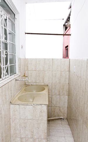 Casa para alugar com 100m², 2 quartos e sem vagaÁrea de Serviço