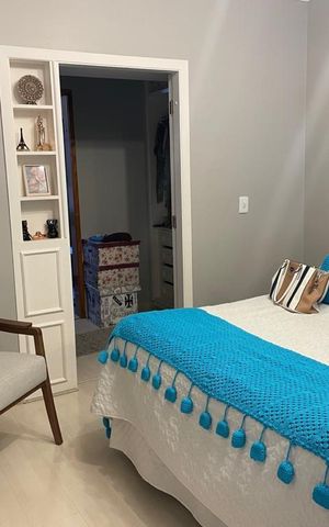 Casa à venda com 250m², 3 quartos e 3 vagas Casa à venda com 250m², 3 quartos e 3 vagasQuarto