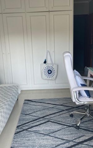 Casa à venda com 250m², 3 quartos e 3 vagas Casa à venda com 250m², 3 quartos e 3 vagasQuarto