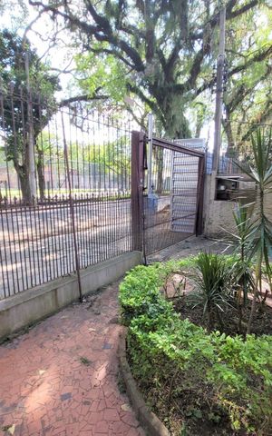Casa à venda com 130m², 3 quartos e 2 vagas Casa à venda com 130m², 3 quartos e 2 vagasÁrea externa