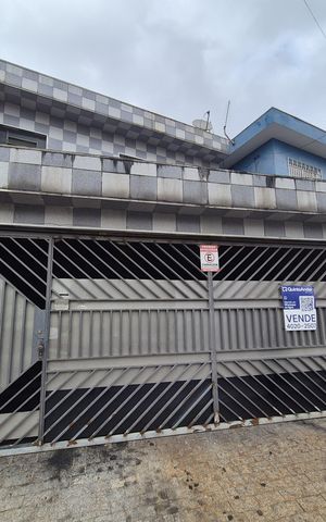 Casa à venda com 125m², 3 quartos e 2 vagas Casa à venda com 125m², 3 quartos e 2 vagasFachada