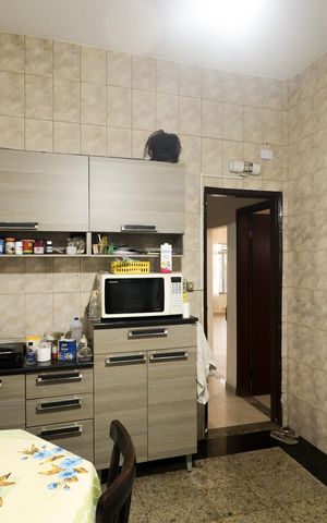 Casa à venda com 258m², 2 quartos e 3 vagas Casa à venda com 258m², 2 quartos e 3 vagasCozinha