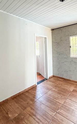 Casa à venda com 70m², 2 quartos e sem vaga Casa à venda com 70m², 2 quartos e sem vagaSala/cozinha