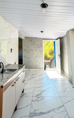 Casa à venda com 70m², 2 quartos e sem vaga Casa à venda com 70m², 2 quartos e sem vagaSala/cozinha