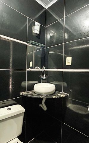Casa à venda com 70m², 2 quartos e sem vaga Casa à venda com 70m², 2 quartos e sem vagaBanheiro