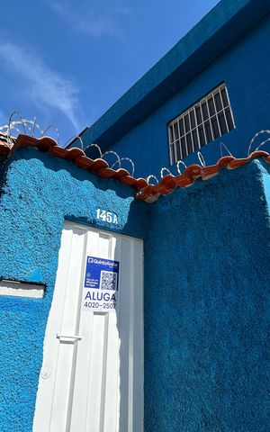 Casa à venda com 70m², 2 quartos e sem vaga Casa à venda com 70m², 2 quartos e sem vagaFachada