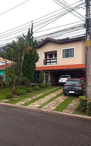 Casa à venda com 275m², 4 quartos e 6 vagas