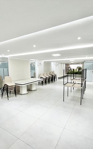 Apartamento à venda com 208m², 3 quartos e 1 vaga Apartamento à venda com 208m², 3 quartos e 1 vagaÁrea comum - Salão de festas