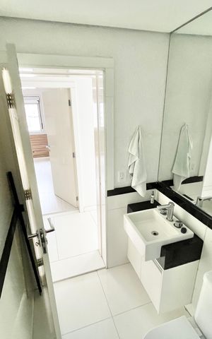 Apartamento à venda com 208m², 3 quartos e 1 vaga Apartamento à venda com 208m², 3 quartos e 1 vagaBanheiro Social