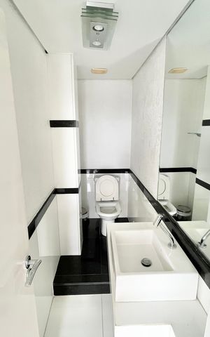 Apartamento à venda com 208m², 3 quartos e 1 vaga Apartamento à venda com 208m², 3 quartos e 1 vagaLavabo