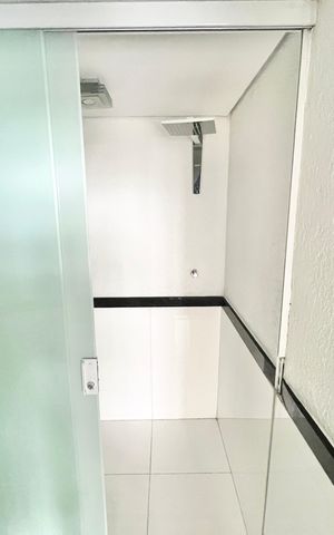 Apartamento à venda com 208m², 3 quartos e 1 vaga Apartamento à venda com 208m², 3 quartos e 1 vagaBanheiro Social 2