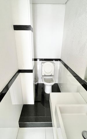 Apartamento à venda com 208m², 3 quartos e 1 vaga Apartamento à venda com 208m², 3 quartos e 1 vagaLavabo