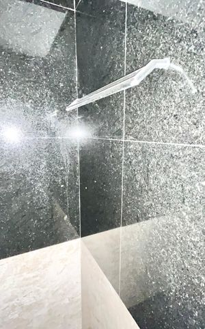Apartamento à venda com 208m², 3 quartos e 1 vaga Apartamento à venda com 208m², 3 quartos e 1 vagaBanheiro da Suíte 1