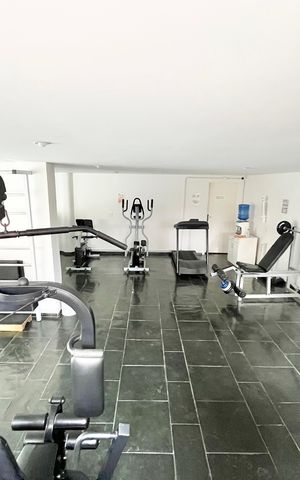 Apartamento à venda com 208m², 3 quartos e 1 vaga Apartamento à venda com 208m², 3 quartos e 1 vagaAcademia