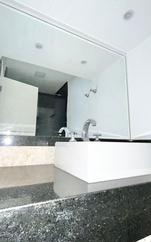 Apartamento à venda com 208m², 3 quartos e 1 vaga Apartamento à venda com 208m², 3 quartos e 1 vagaBanheiro da Suíte 1