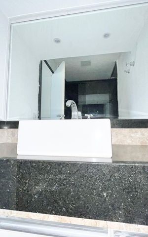 Apartamento à venda com 208m², 3 quartos e 1 vaga Apartamento à venda com 208m², 3 quartos e 1 vagaBanheiro da Suíte 1