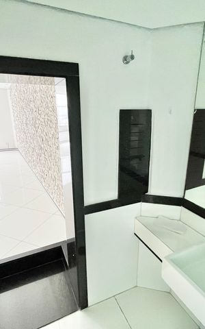 Apartamento à venda com 208m², 3 quartos e 1 vaga Apartamento à venda com 208m², 3 quartos e 1 vagaBanheiro Social 2