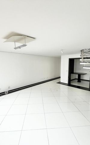 Apartamento à venda com 208m², 3 quartos e 1 vaga Apartamento à venda com 208m², 3 quartos e 1 vagaSala