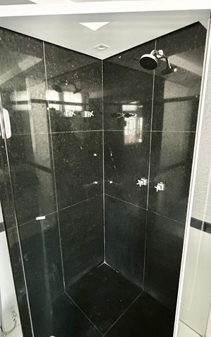 Apartamento à venda com 208m², 3 quartos e 1 vaga Apartamento à venda com 208m², 3 quartos e 1 vagaBanheiro da Suíte 2
