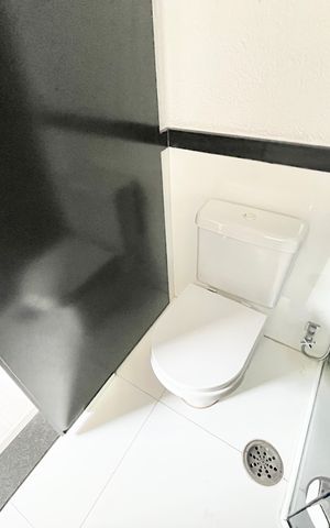 Apartamento à venda com 208m², 3 quartos e 1 vaga Apartamento à venda com 208m², 3 quartos e 1 vagaBanheiro da Suíte 2