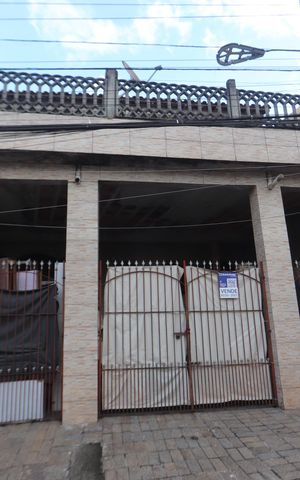 Casa à venda com 200m², 1 quarto e 2 vagasFachada