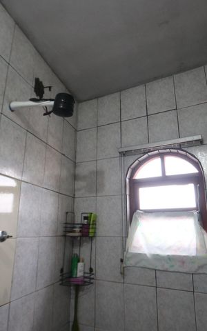 Casa à venda com 200m², 1 quarto e 2 vagasBanheiro da Suíte