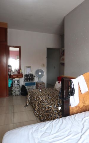 Casa à venda com 200m², 1 quarto e 2 vagasSuíte