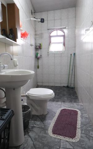 Casa à venda com 200m², 1 quarto e 2 vagasBanheiro da Suíte