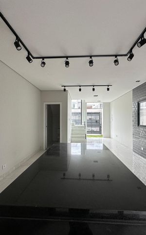 Casa de condomínio à venda com 130m², 3 quartos e 2 vagas Casa de condomínio à venda com 130m², 3 quartos e 2 vagasCozinha