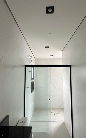 Casa de condomínio à venda com 130m², 3 quartos e 2 vagas Casa de condomínio à venda com 130m², 3 quartos e 2 vagasBanheiro da Suíte