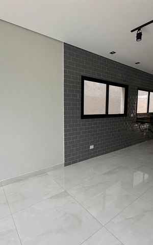 Casa de condomínio à venda com 130m², 3 quartos e 2 vagas Casa de condomínio à venda com 130m², 3 quartos e 2 vagasSala