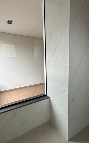 Casa de condomínio à venda com 130m², 3 quartos e 2 vagas Casa de condomínio à venda com 130m², 3 quartos e 2 vagasBanheiro da Suíte