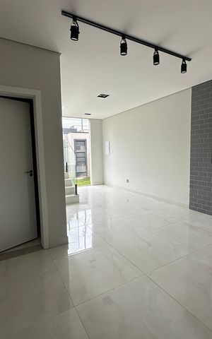 Casa de condomínio à venda com 130m², 3 quartos e 2 vagas Casa de condomínio à venda com 130m², 3 quartos e 2 vagasSala