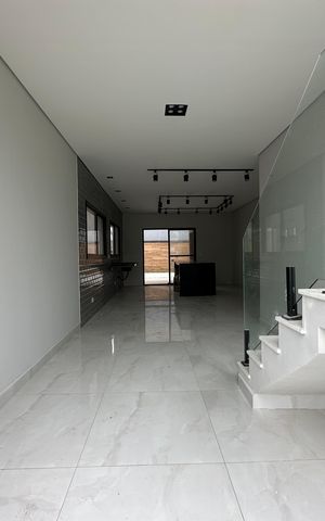 Casa de condomínio à venda com 130m², 3 quartos e 2 vagas Casa de condomínio à venda com 130m², 3 quartos e 2 vagasSala