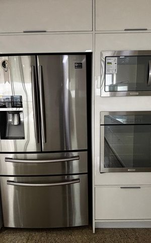 Apartamento à venda com 163m², 3 quartos e 3 vagas Apartamento à venda com 163m², 3 quartos e 3 vagasCozinha