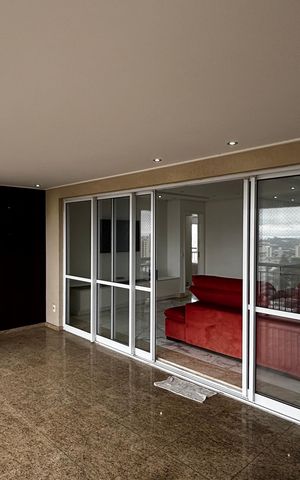 Apartamento à venda com 163m², 3 quartos e 3 vagas Apartamento à venda com 163m², 3 quartos e 3 vagasVaranda da Sala