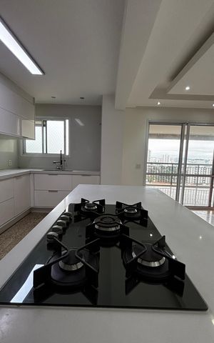 Apartamento à venda com 163m², 3 quartos e 3 vagas Apartamento à venda com 163m², 3 quartos e 3 vagasCozinha