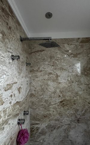 Apartamento à venda com 163m², 3 quartos e 3 vagas Apartamento à venda com 163m², 3 quartos e 3 vagasBanheiro da Suíte 1
