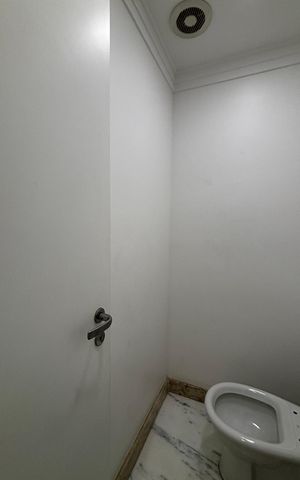 Apartamento à venda com 163m², 3 quartos e 3 vagas Apartamento à venda com 163m², 3 quartos e 3 vagasLavabo