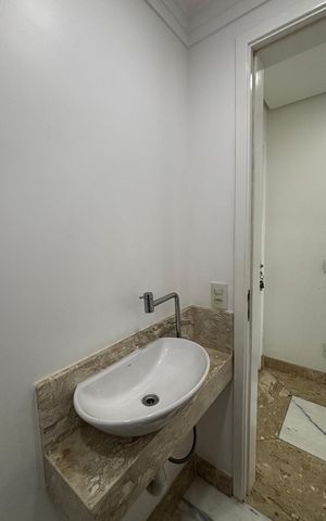 Apartamento à venda com 163m², 3 quartos e 3 vagas Apartamento à venda com 163m², 3 quartos e 3 vagasLavabo