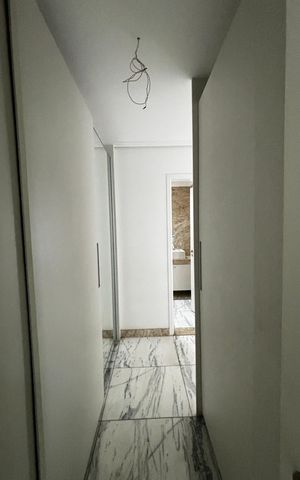 Apartamento à venda com 163m², 3 quartos e 3 vagas Apartamento à venda com 163m², 3 quartos e 3 vagasCorredor