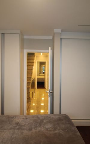 Casa de condomínio à venda com 289m², 4 quartos e 4 vagasQuarto 3