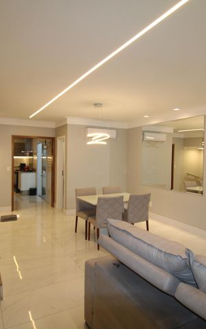 Casa de condomínio à venda com 289m², 4 quartos e 4 vagasSala
