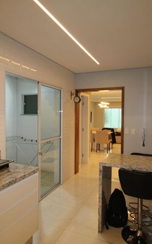 Casa de condomínio à venda com 289m², 4 quartos e 4 vagasCozinha