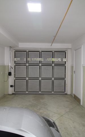 Casa de condomínio à venda com 289m², 4 quartos e 4 vagasGaragem