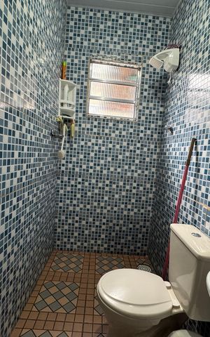 Casa à venda com 105m², 2 quartos e 1 vaga Casa à venda com 105m², 2 quartos e 1 vagaBanheiro