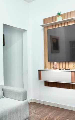 Casa à venda com 102m², 4 quartos e sem vaga Casa à venda com 102m², 4 quartos e sem vagaSala
