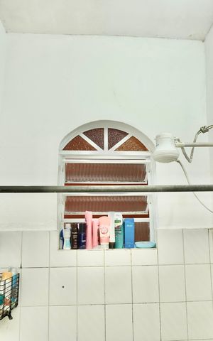 Casa à venda com 102m², 4 quartos e sem vaga Casa à venda com 102m², 4 quartos e sem vagaBanheiro Social