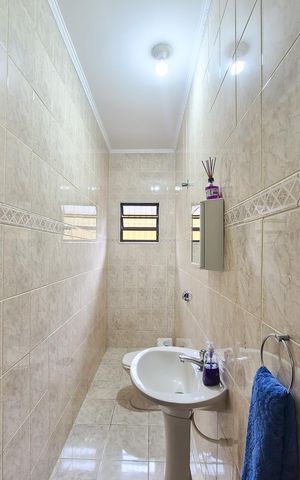 Casa à venda com 392m², 4 quartos e 2 vagas Casa à venda com 392m², 4 quartos e 2 vagasLavabo